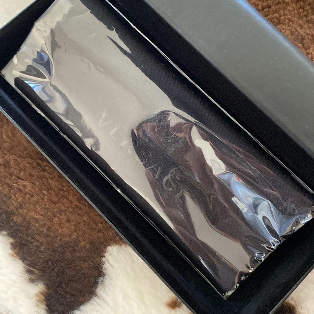 Versace glasses case - Picture 2 of 2